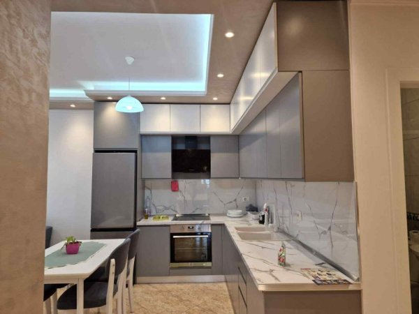 Tirane, jepet me qera apartament 2+1+Ballkon Kati 6, 110 m² 800 € (DON BOSKO TEK VIZION PLUSI)