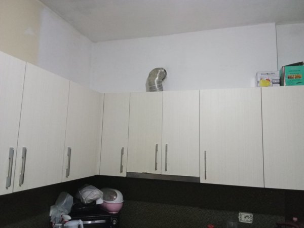 Tirane, jepet me qera apartament 2+1+Aneks+Ballkon Kati 3, 100 m² 350 € (Yzberisht)