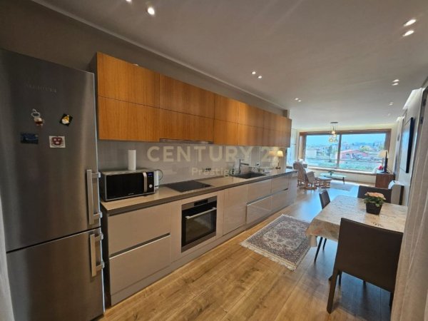 Tirane, jepet me qera apartament 2+1 Kati 4, 110 m² 1.400 € (Rruga e Elbasanit)