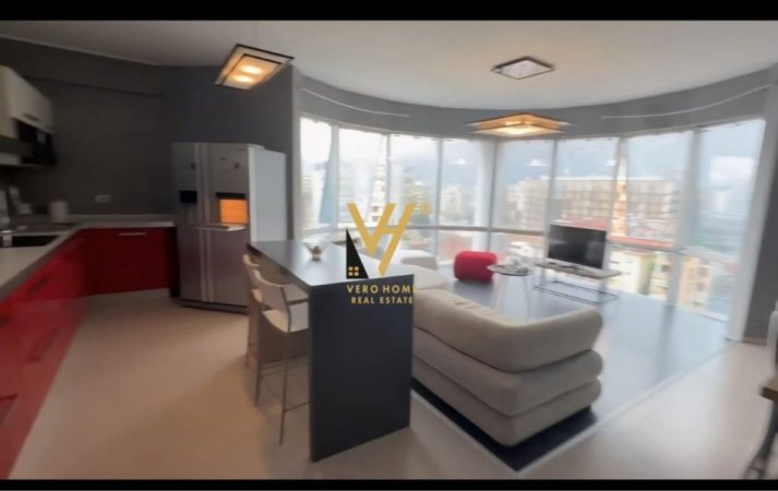 Tirane, jepet me qera apartament 2+1+Ballkon Kati 7, 95 m² 800 € (KOMUNA E PARISIT)