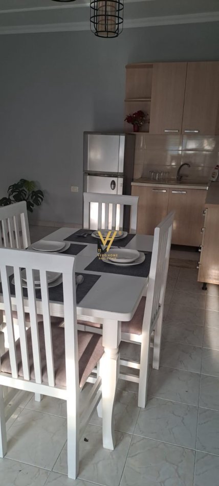 Tirane, jepet me qera apartament 2+1+Ballkon , 80 m² 550 € (RRUGA IRFAN TOMINI)