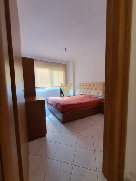 Tirane, jepet me qera apartament 2+1+Ballkon Kati 2, 100 m² 450 € (ASTIR)