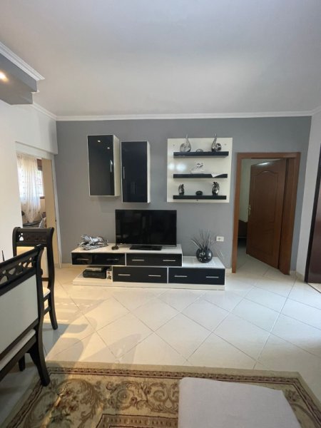 Tirane, jepet me qera shtepi 2+1 Kati 2, 100 m² 350 € (Allias)