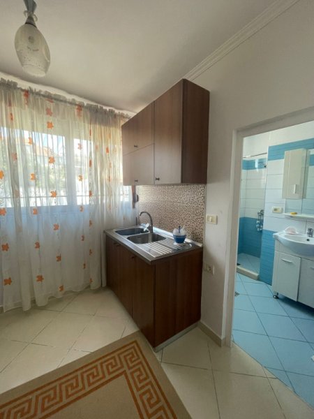 Tirane, jepet me qera shtepi 2+1 Kati 2, 100 m² 350 € (Allias)