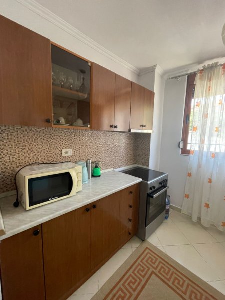 Tirane, jepet me qera shtepi 2+1 Kati 2, 100 m² 350 € (Allias)