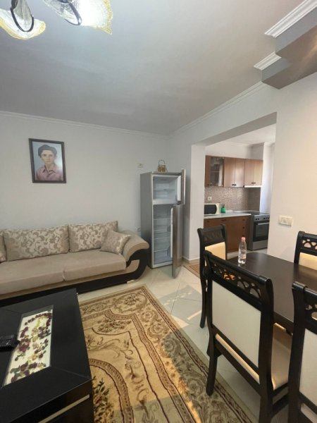 Tirane, jepet me qera shtepi 2+1 Kati 2, 100 m² 350 € (Allias)
