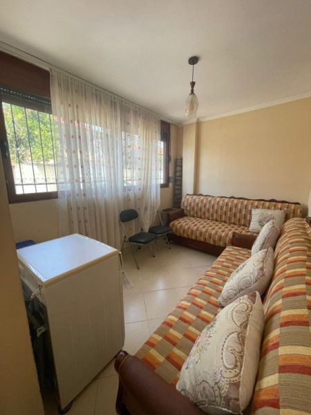 Tirane, jepet me qera shtepi 2+1 Kati 2, 100 m² 350 € (Allias)