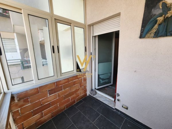 Tirane, jepet me qera garsonier Kati 4, 23 m² 350 € (PAZARI I RI)