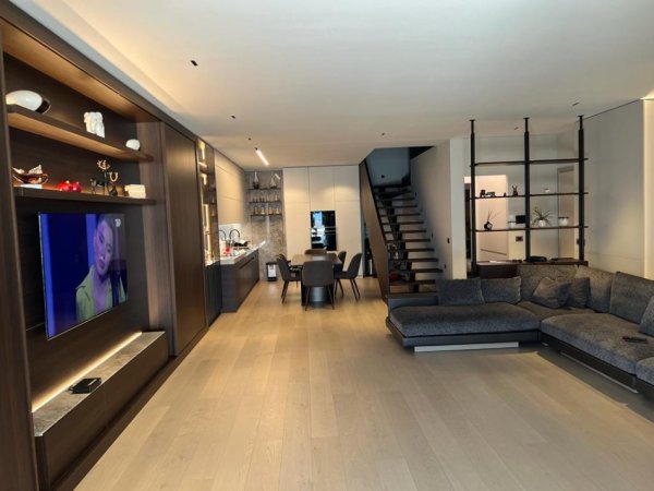Tirane, shitet apartament duplex Dublex Kati 10, 356 m² 850.000 € (Rruga Kavajes)
