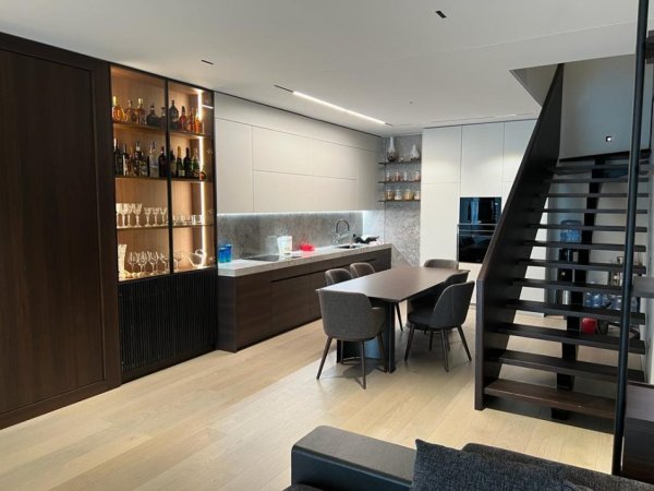 Tirane, shitet apartament duplex Dublex Kati 10, 356 m² 850.000 € (Rruga Kavajes)