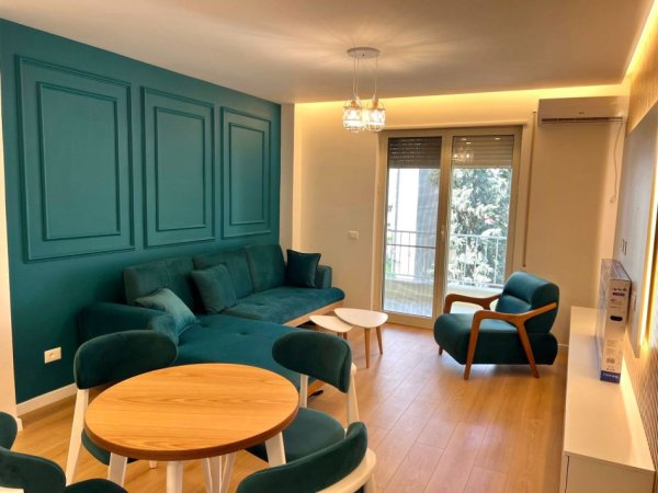 Apartament Modern Golem/ Kompleksi Freskia 2+1+2Wc 100 m larg detit ( 148.000 eu)