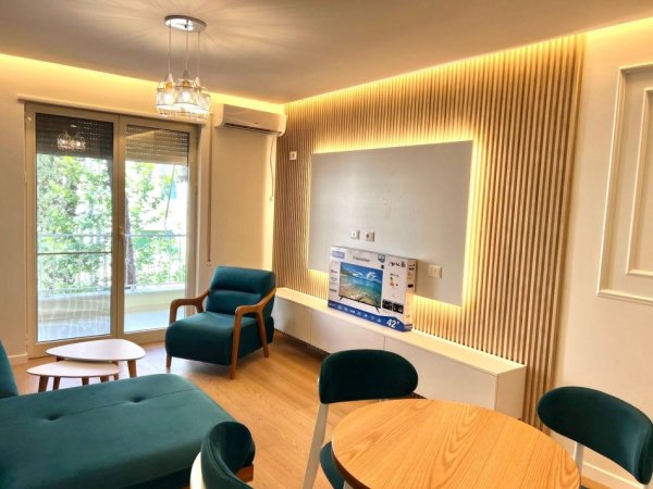 Apartament Modern Golem/ Kompleksi Freskia 2+1+2Wc 100 m larg detit ( 148.000 eu)