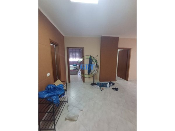 Durres, jepet me qera apartament 2+1+Ballkon Kati 3, 120 m² 600 € 