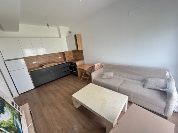 Tirane, jepet me qera apartament 1+1 Kati 4, 65 m² 400 € (ali demi)