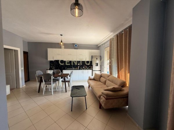 Tirane, jap me qera apartament 1+1 , 65 m² 500 € (Kodre e Diellit)