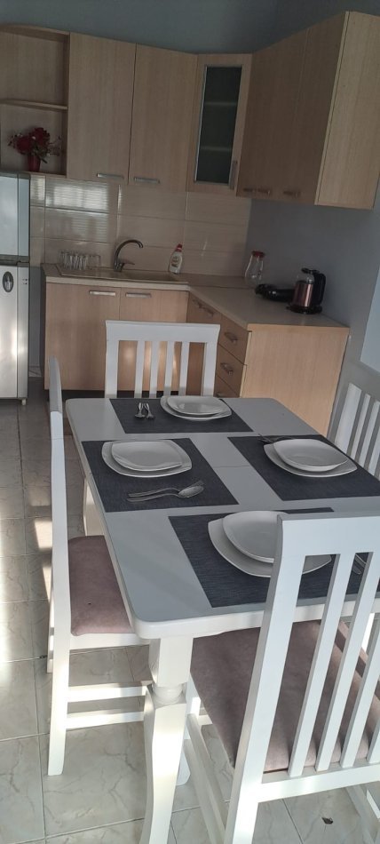 Tirane, jepet me qera apartament 2+1 Kati 4, 80 m² 550 € (irfan tomini)