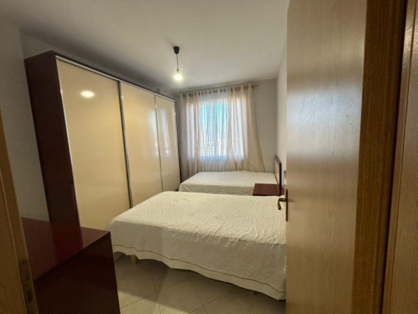 Tirane, jepet me qera apartament 1+1 Kati 3, 65 m² 500 € (rrapa hekali)