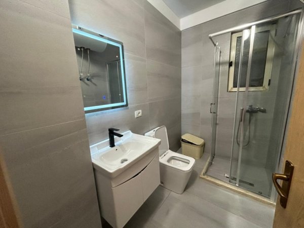 Tirane, jepet me qera apartament 1+1 Kati 3, 65 m² 500 € (rrapa hekali)