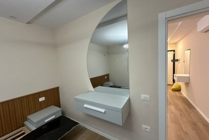 Tirane, jepet me qera apartament 1+1 Kati 3, 65 m² 470 € (hamdi pepa)