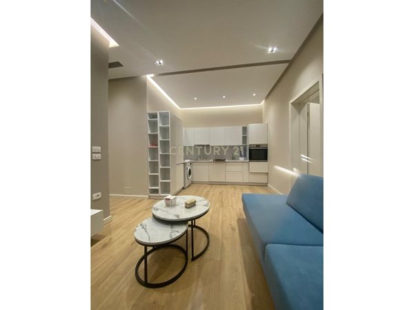 Tirane, jap me qera apartament 2+1 , 90 m² 800 € (Ish Blloku)
