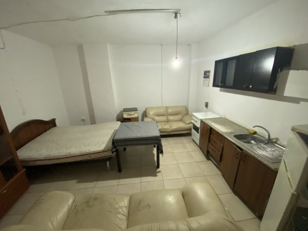 Tirane, jepet me qera garsonier Kati 1, 25 m² 140 € (Besim Abdiu)
