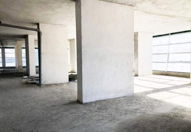 Shkoder, shitet 1.100 m² 557.000 Euro (Shkoder)