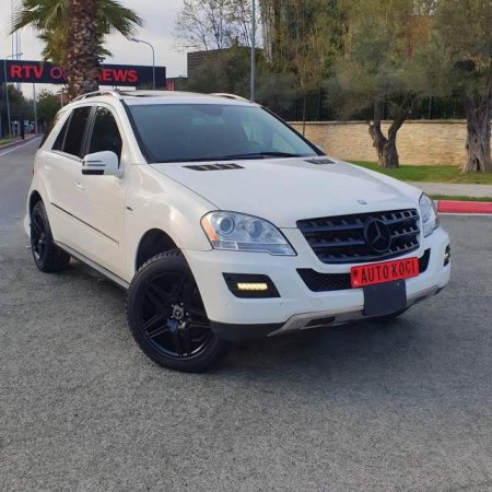 Tirane, shes xhip Mercedes-Benz ML Viti 2011, 10.500 Euro