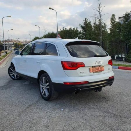 Tirane, shes xhip Audi Q7 Viti 2010, 11.700 Euro
