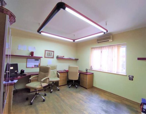 Tirane, shes zyre Kati 0, 137 m² 160.000 Euro (NE RRUGEN "FORTUZI", AFER MINISTRISE SE DREJTESISE)