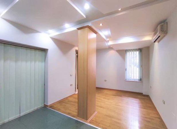 Tirane, shes zyre Kati 0, 137 m² 160.000 Euro (NE RRUGEN "FORTUZI", AFER MINISTRISE SE DREJTESISE)
