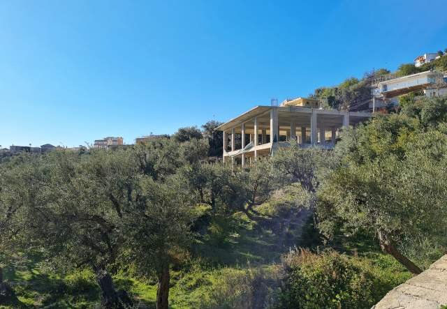 SHITET NDËRTESË + TOKË ULLISHTE NË FSHATIN PIQERAS, HIMARË, 3.000 m² 430.000 Euro (Sarande)