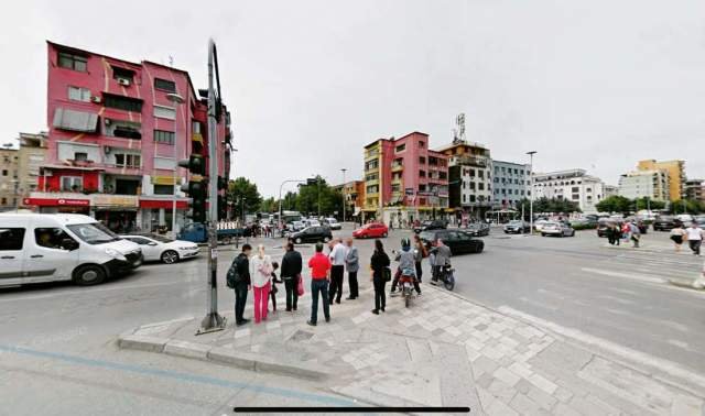 Tirane, shes ambjent biznesi Kati 0, 54.3 m² 250.000 Euro (21 Dhjetori)