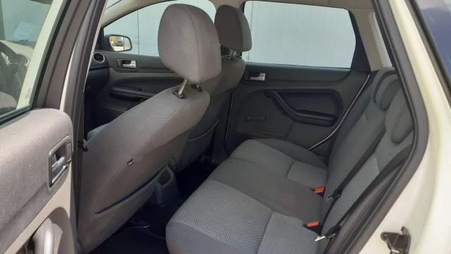 Tirane, shes makine karavan Ford Focus Viti 2005, 2.500 Euro