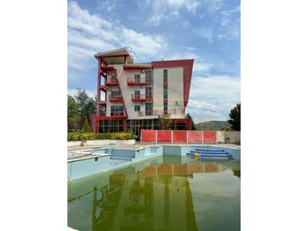 Tirane, shitet ambjent biznesi Kati 1, 3.310 m² 850.000 Euro (VORE)