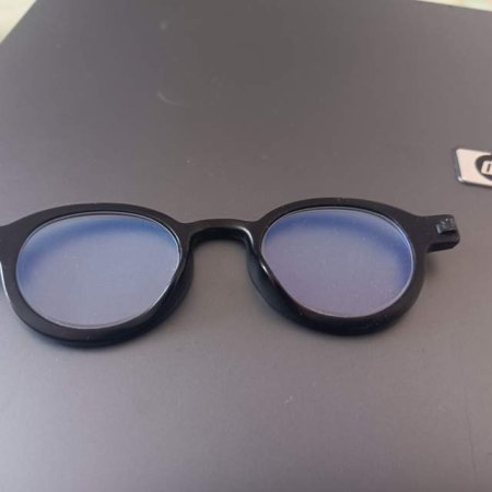 Tirane, shes Xham syze optike +2 50 Euro