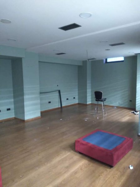 Tirane, shes ambjent biznesi Kati 0, 251 m² 250.000 Euro (Prokuroria e Pergjithshme)