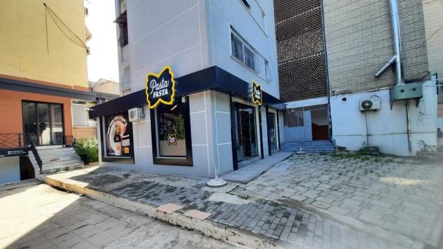Tirane, shitet dyqan Kati 0, 80 m² 650.000 Euro (21 Dhjetori)