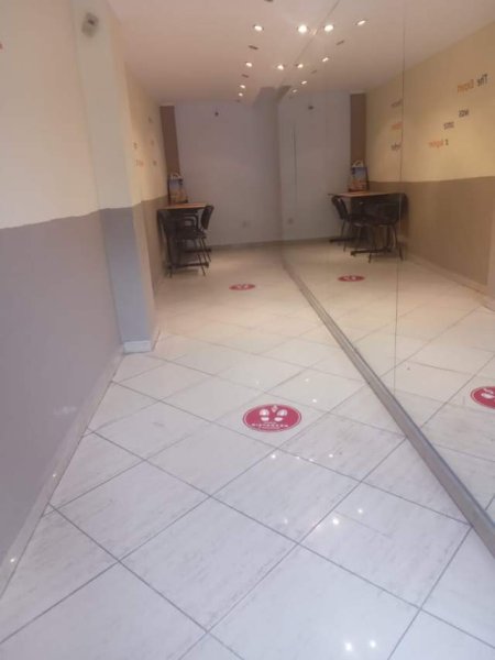 Tirane, shitet dyqan Kati 1, 50 m² 85.000 Euro (rruga e dibres)