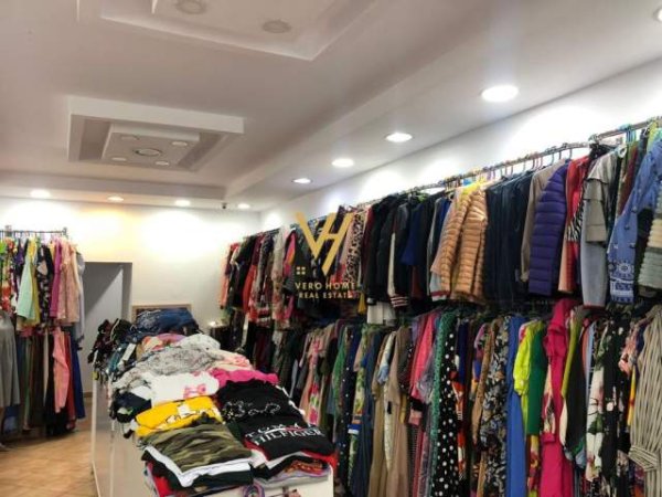 Tirane, shitet dyqan Kati 0, 51 m² 150.000 Euro (rruga mujo ulqinaku)