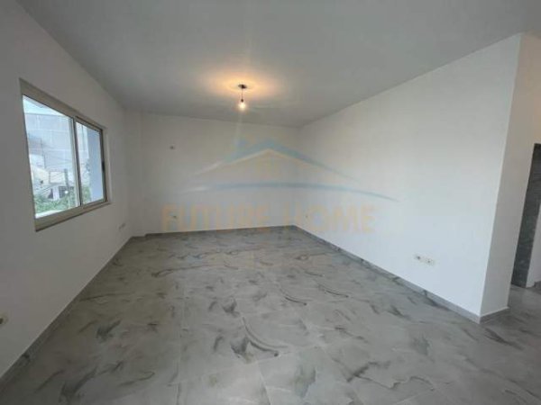 Tirane, jepet me qera Vile 3+1+A+BLK Kati 2, 280 m² 450 Euro (Xhamlliku)
