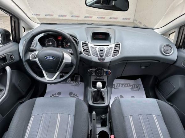 Tirane, shes makine Ford fiesta Viti 2009, 4.900 Euro