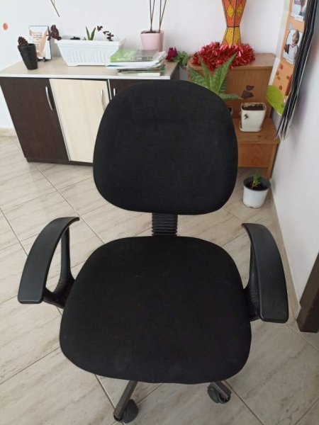 Tirane, shes Tavoline,karrike,whiteboard 50.000 Leke