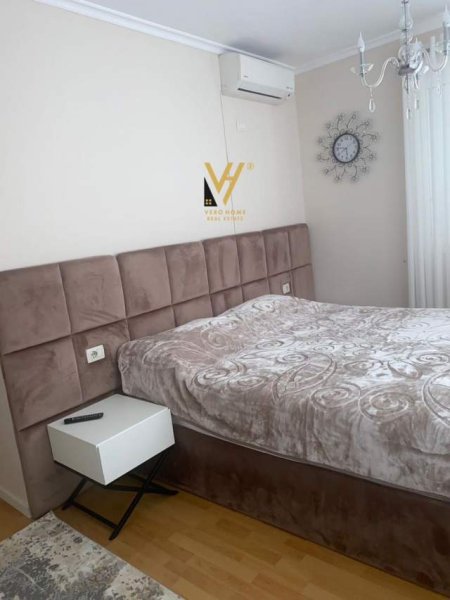 Tirane, jepet me qera apartament duplex 3+1 Kati 2, 160 m² 1.500 Euro (KODRA E DIELLIT)