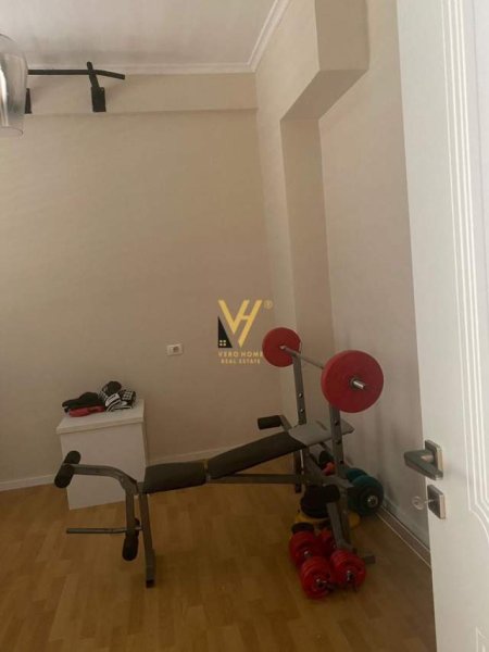 Tirane, jepet me qera apartament duplex 3+1 Kati 2, 160 m² 1.500 Euro (KODRA E DIELLIT)