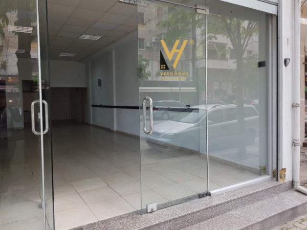 Tirane, shitet dyqan Kati 0, 115 m² 172.500 Euro (RRUGA E DURRESIT)