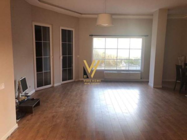 Tirane, jepet me qera Vile 5+1+BLK Kati 3, 360 m² 2.500 Euro (KOMUNA E PARISIT)
