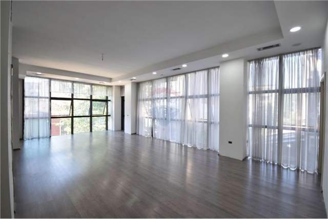 Tirane, shes ambjent biznesi Kati 2, 95 m² 1.500 Euro/m2 (Bardhyl)