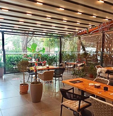Tirane, shitet bar-resorant Kati 0, 230 m² 80.000 Euro (Tirane)