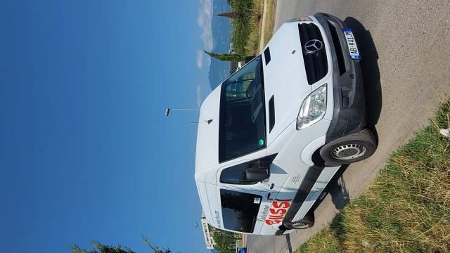 Tirane, shes minivan Mercedes-Benz Sprinter Viti 2010,