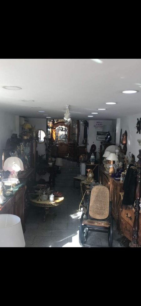 Tirane,Super Okazion Shitet Dyqan Kati 0, 50 m² 110.000 Euro (Pazari i ri)